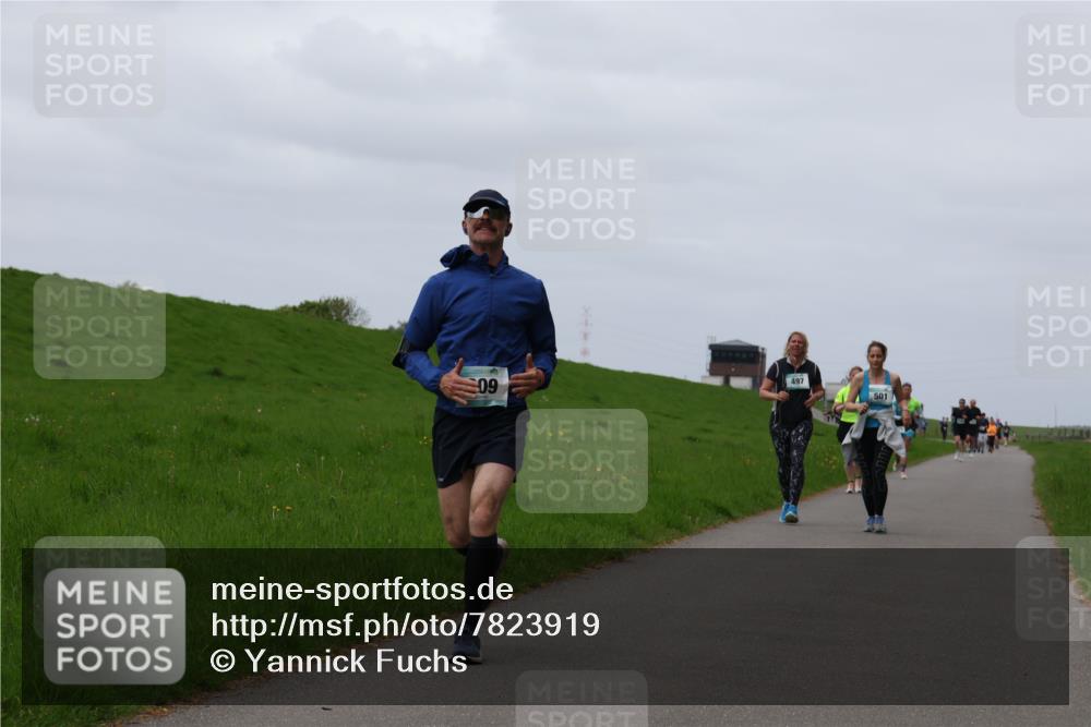 04.05.2025 - 8. Wedeler Halbmarathon Yannick Fuchs http://msf.ph/oto/7823919 04.05.2025 11:30:53 Laufen 09, 497, 501 meine-sportfotos.de