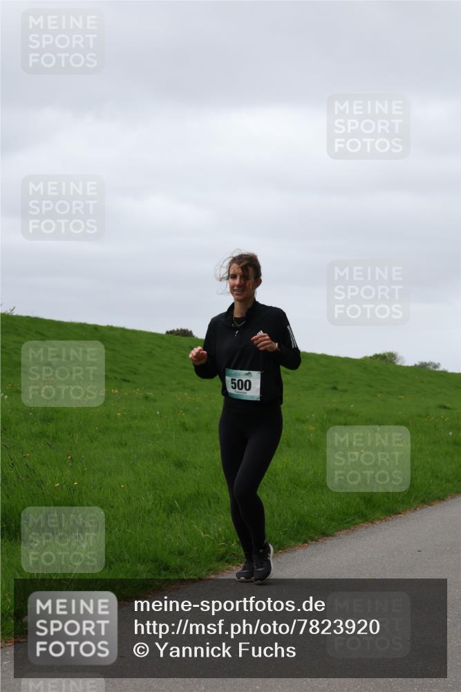 04.05.2025 - 8. Wedeler Halbmarathon Yannick Fuchs http://msf.ph/oto/7823920 04.05.2025 12:20:38 Laufen 500 meine-sportfotos.de