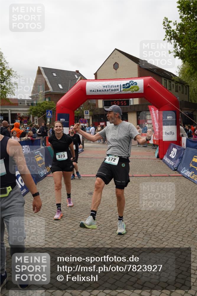 04.05.2025 - 8. Wedeler Halbmarathon Felixshl http://msf.ph/oto/7823927 04.05.2025 11:59:53 Ziel 90, 151, 536, 566, 572, 573 meine-sportfotos.de