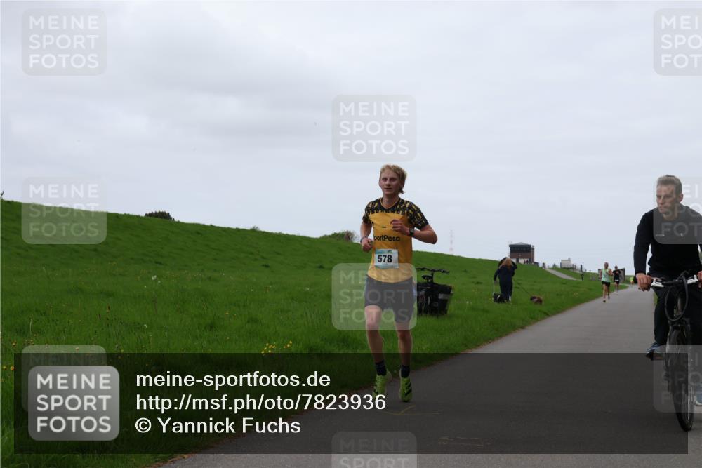 04.05.2025 - 8. Wedeler Halbmarathon Yannick Fuchs http://msf.ph/oto/7823936 04.05.2025 11:11:31 Laufen 578 meine-sportfotos.de