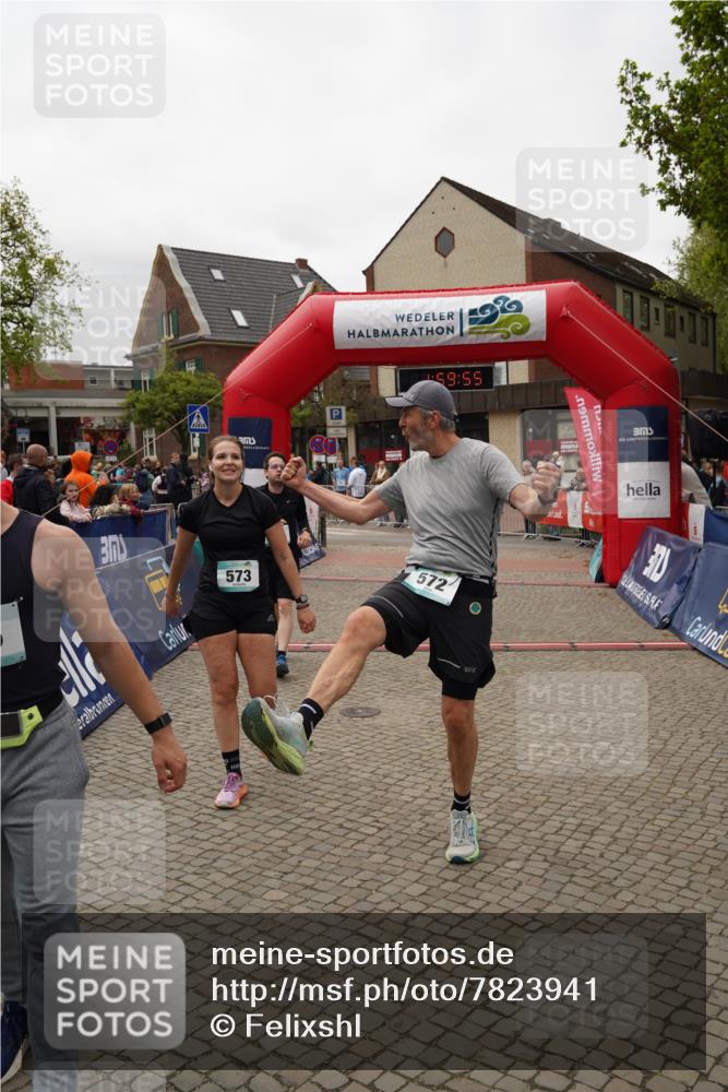 04.05.2025 - 8. Wedeler Halbmarathon Felixshl http://msf.ph/oto/7823941 04.05.2025 11:59:53 Ziel 90, 151, 536, 566, 572, 573 meine-sportfotos.de