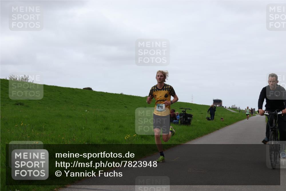 04.05.2025 - 8. Wedeler Halbmarathon Yannick Fuchs http://msf.ph/oto/7823948 04.05.2025 11:11:32 Laufen 578 meine-sportfotos.de