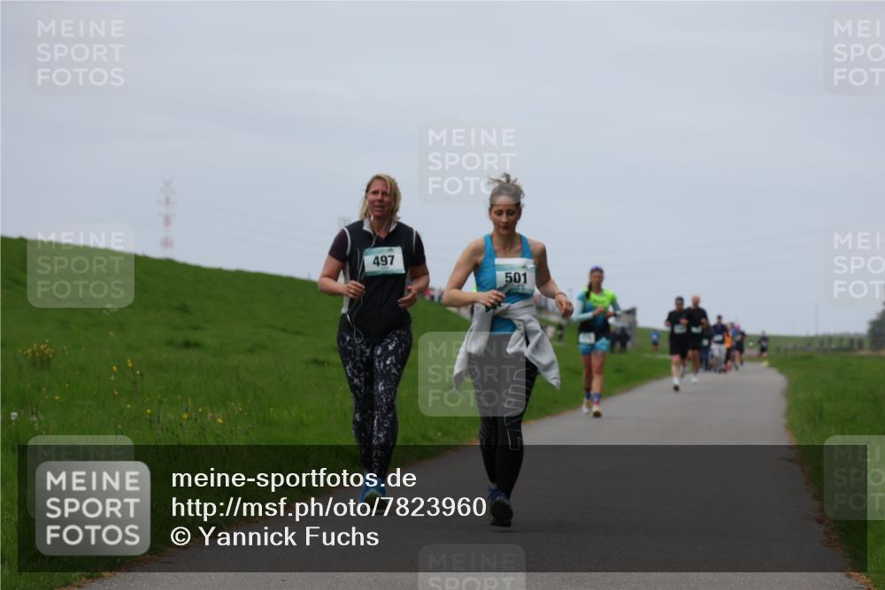 04.05.2025 - 8. Wedeler Halbmarathon Yannick Fuchs http://msf.ph/oto/7823960 04.05.2025 11:30:55 Laufen 497, 501 meine-sportfotos.de