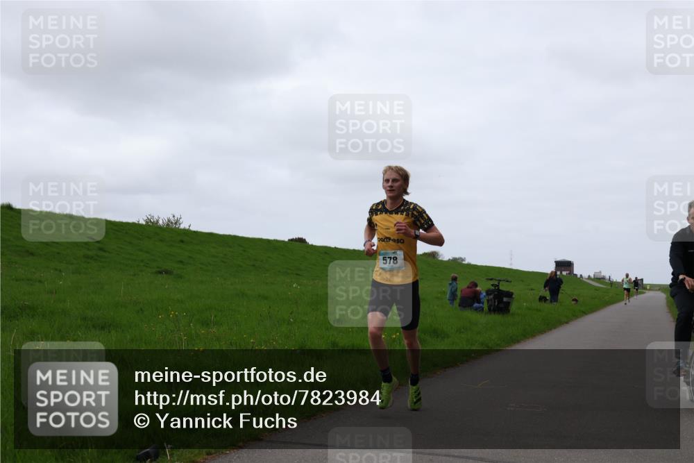 04.05.2025 - 8. Wedeler Halbmarathon Yannick Fuchs http://msf.ph/oto/7823984 04.05.2025 11:11:32 Laufen 578 meine-sportfotos.de