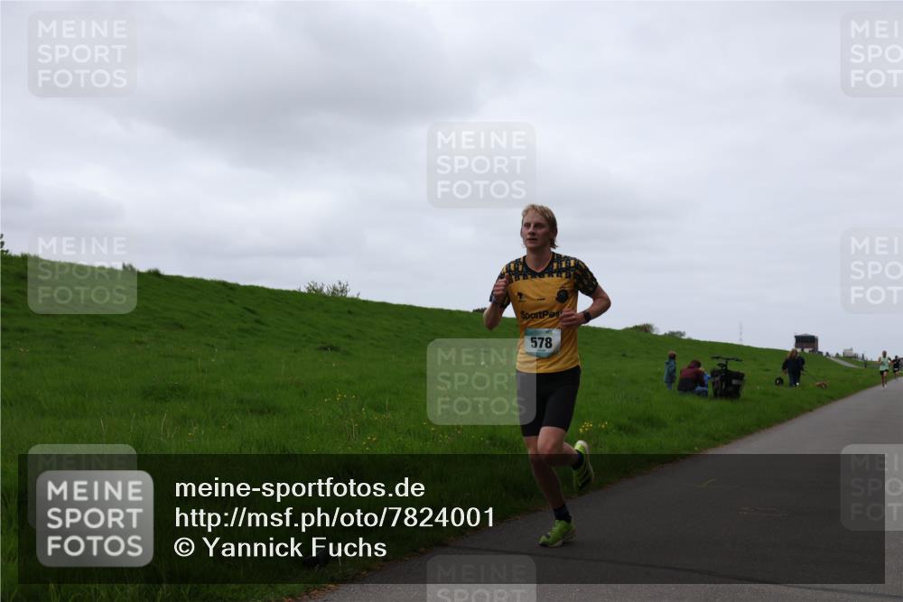 04.05.2025 - 8. Wedeler Halbmarathon Yannick Fuchs http://msf.ph/oto/7824001 04.05.2025 11:11:32 Laufen 578 meine-sportfotos.de