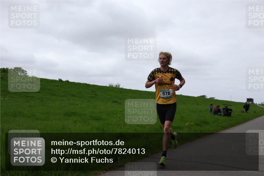 04.05.2025 - 8. Wedeler Halbmarathon Yannick Fuchs http://msf.ph/oto/7824013 04.05.2025 11:11:32 Laufen 578 meine-sportfotos.de