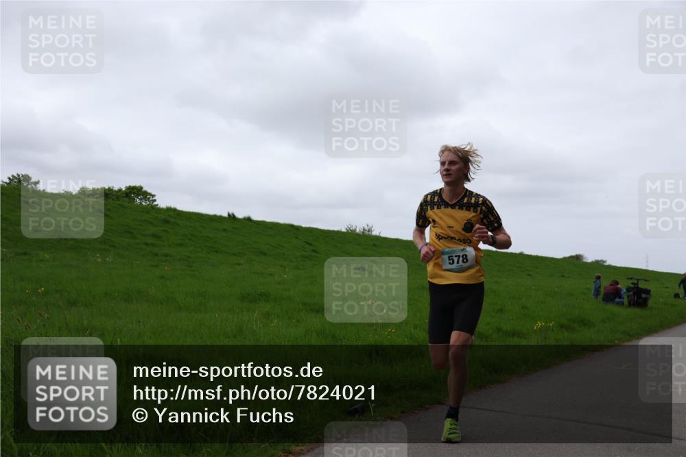 04.05.2025 - 8. Wedeler Halbmarathon Yannick Fuchs http://msf.ph/oto/7824021 04.05.2025 11:11:33 Laufen 87959, 578 meine-sportfotos.de