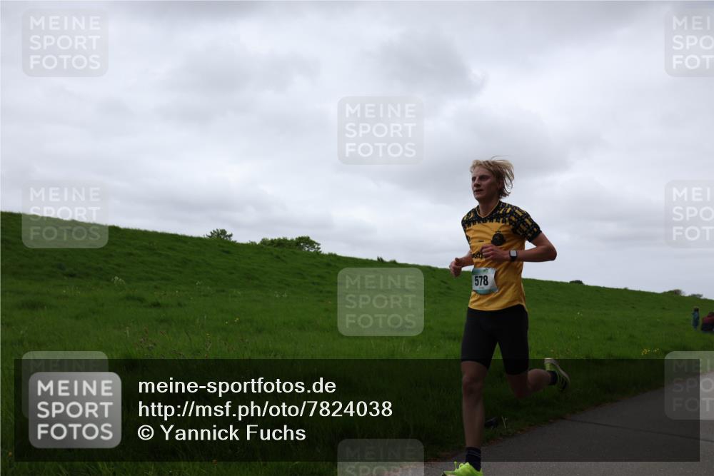 04.05.2025 - 8. Wedeler Halbmarathon Yannick Fuchs http://msf.ph/oto/7824038 04.05.2025 11:11:33 Laufen 578 meine-sportfotos.de