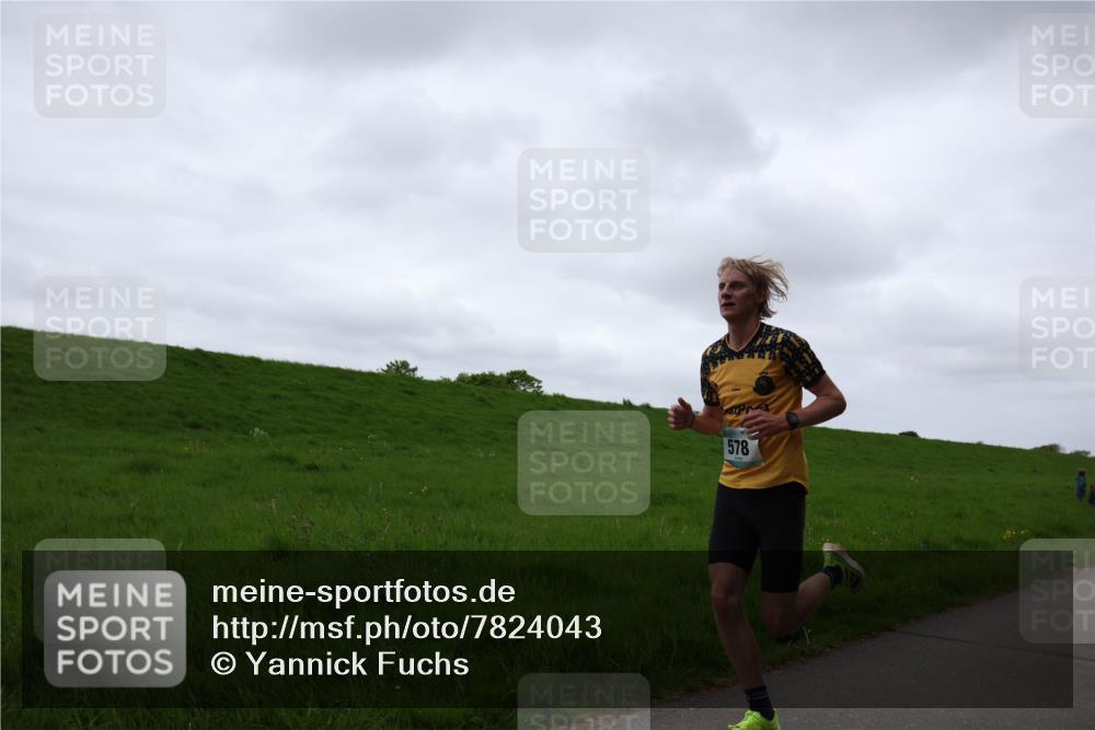 04.05.2025 - 8. Wedeler Halbmarathon Yannick Fuchs http://msf.ph/oto/7824043 04.05.2025 11:11:33 Laufen 578 meine-sportfotos.de