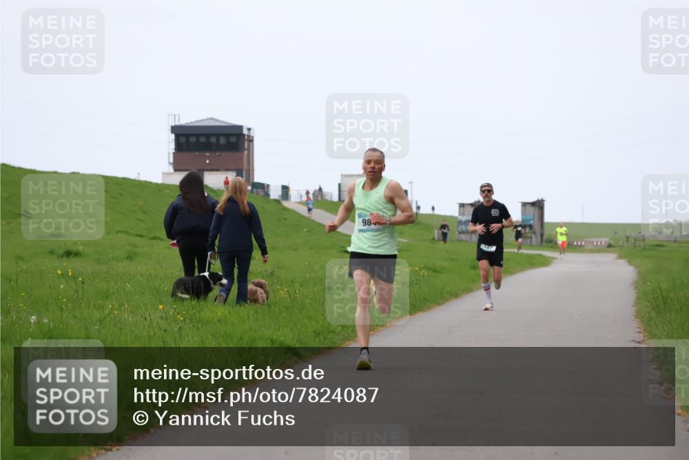 04.05.2025 - 8. Wedeler Halbmarathon Yannick Fuchs http://msf.ph/oto/7824087 04.05.2025 11:11:37 Laufen 98, 187 meine-sportfotos.de