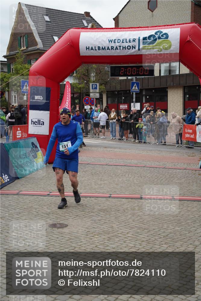 04.05.2025 - 8. Wedeler Halbmarathon Felixshl http://msf.ph/oto/7824110 04.05.2025 11:59:58 Ziel 151, 418, 529, 530, 566 meine-sportfotos.de