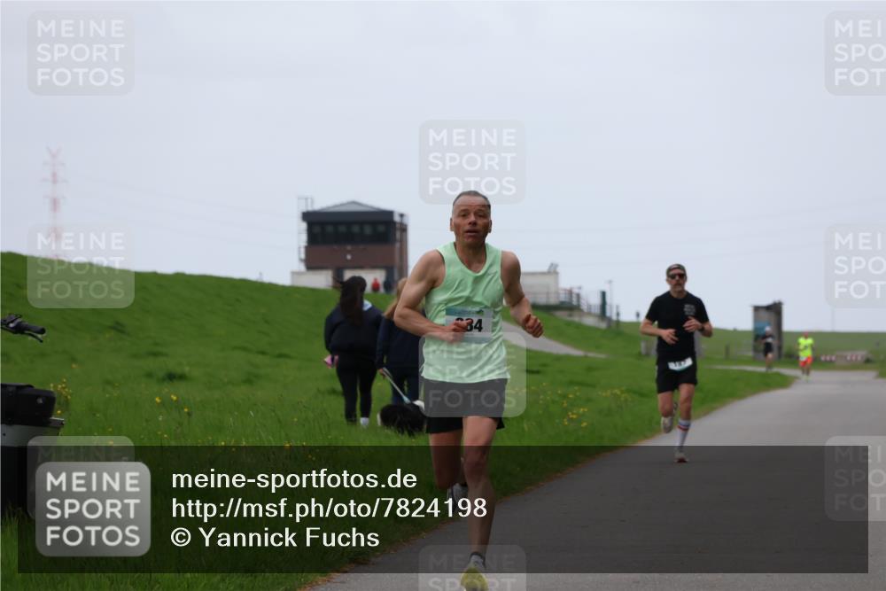 04.05.2025 - 8. Wedeler Halbmarathon Yannick Fuchs http://msf.ph/oto/7824198 04.05.2025 11:11:39 Laufen 34 meine-sportfotos.de