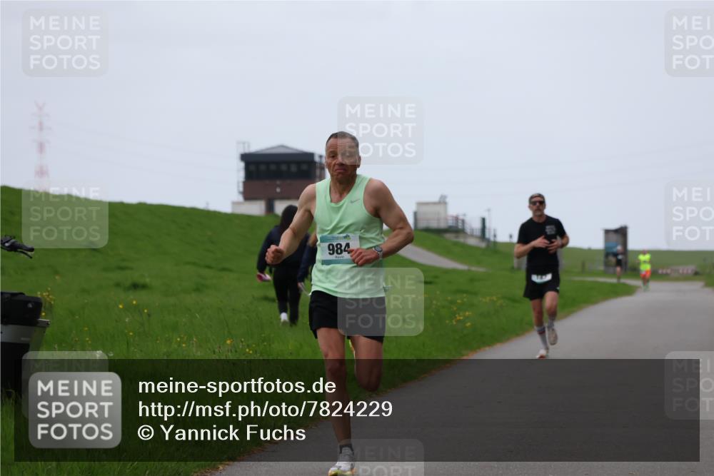 04.05.2025 - 8. Wedeler Halbmarathon Yannick Fuchs http://msf.ph/oto/7824229 04.05.2025 11:11:40 Laufen 984 meine-sportfotos.de