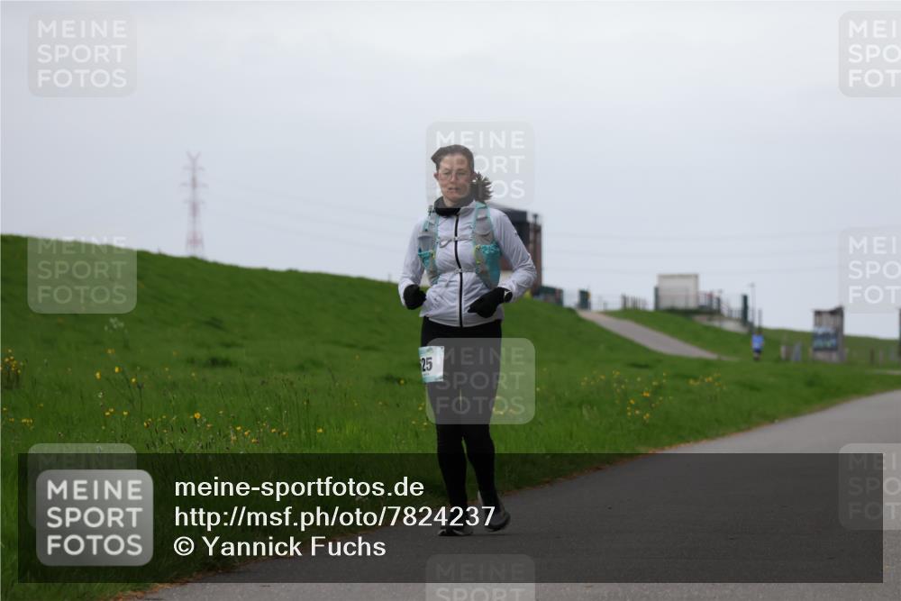 04.05.2025 - 8. Wedeler Halbmarathon Yannick Fuchs http://msf.ph/oto/7824237 04.05.2025 12:21:59 Laufen 25 meine-sportfotos.de