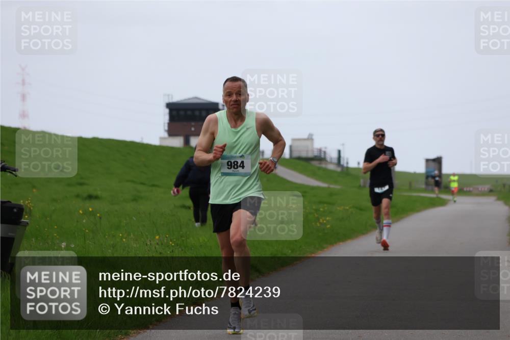 04.05.2025 - 8. Wedeler Halbmarathon Yannick Fuchs http://msf.ph/oto/7824239 04.05.2025 11:11:40 Laufen 984 meine-sportfotos.de