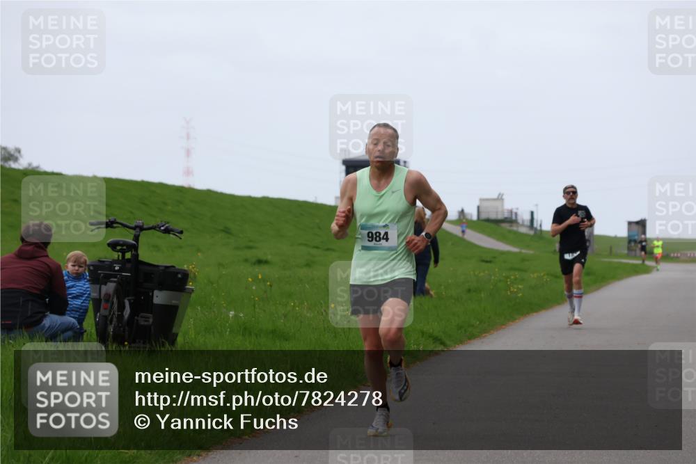 04.05.2025 - 8. Wedeler Halbmarathon Yannick Fuchs http://msf.ph/oto/7824278 04.05.2025 11:11:40 Laufen 984 meine-sportfotos.de