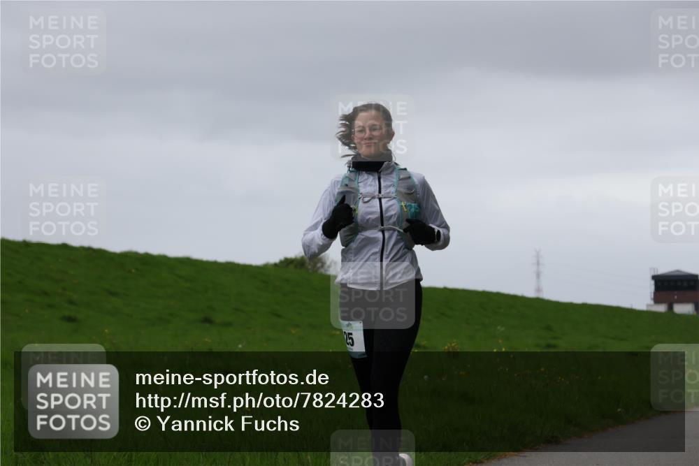 04.05.2025 - 8. Wedeler Halbmarathon Yannick Fuchs http://msf.ph/oto/7824283 04.05.2025 12:22:05 Laufen 25 meine-sportfotos.de