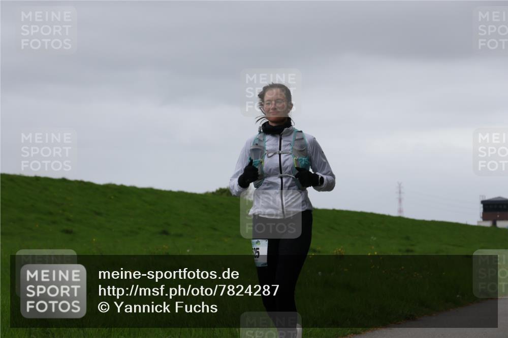04.05.2025 - 8. Wedeler Halbmarathon Yannick Fuchs http://msf.ph/oto/7824287 04.05.2025 12:22:05 Laufen 25 meine-sportfotos.de