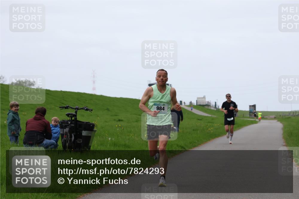 04.05.2025 - 8. Wedeler Halbmarathon Yannick Fuchs http://msf.ph/oto/7824293 04.05.2025 11:11:41 Laufen 984, 187 meine-sportfotos.de