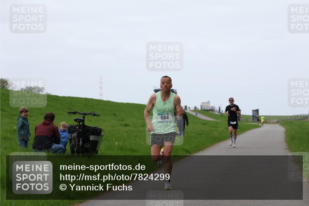 04.05.2025 - 8. Wedeler Halbmarathon Yannick Fuchs http://msf.ph/oto/7824299 04.05.2025 11:11:41 Laufen 984 meine-sportfotos.de