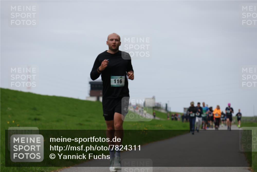 04.05.2025 - 8. Wedeler Halbmarathon Yannick Fuchs http://msf.ph/oto/7824311 04.05.2025 11:31:15 Laufen 116 meine-sportfotos.de