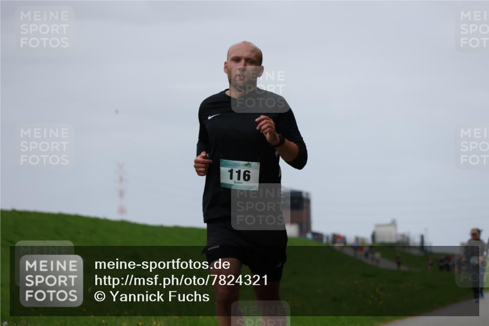 04.05.2025 - 8. Wedeler Halbmarathon Yannick Fuchs http://msf.ph/oto/7824321 04.05.2025 11:31:16 Laufen 116 meine-sportfotos.de