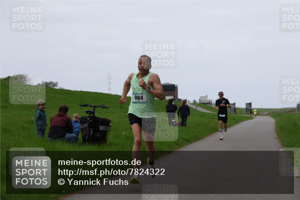 04.05.2025 - 8. Wedeler Halbmarathon Yannick Fuchs http://msf.ph/oto/7824322 04.05.2025 11:11:41 Laufen 984 meine-sportfotos.de