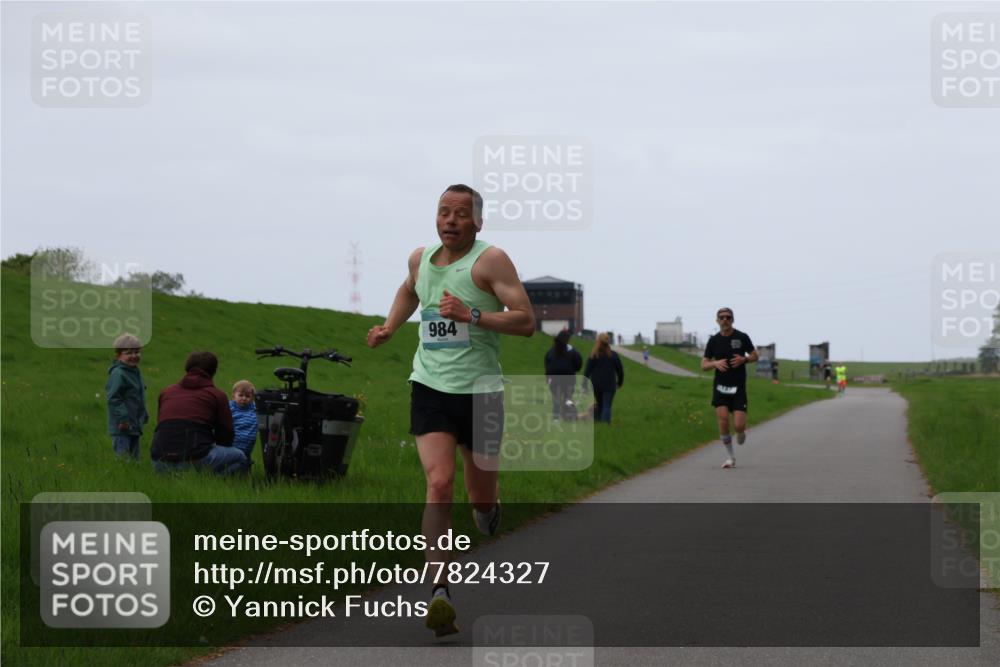 04.05.2025 - 8. Wedeler Halbmarathon Yannick Fuchs http://msf.ph/oto/7824327 04.05.2025 11:11:41 Laufen 984 meine-sportfotos.de