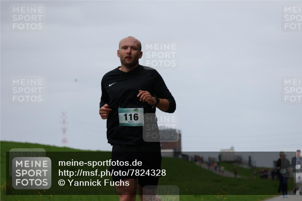 04.05.2025 - 8. Wedeler Halbmarathon Yannick Fuchs http://msf.ph/oto/7824328 04.05.2025 11:31:16 Laufen 116 meine-sportfotos.de