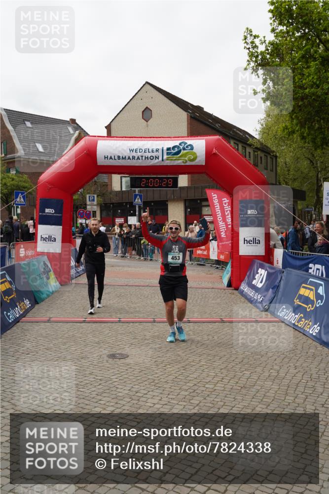 04.05.2025 - 8. Wedeler Halbmarathon Felixshl http://msf.ph/oto/7824338 04.05.2025 12:00:27 Ziel 453, 518, 543, 560 meine-sportfotos.de
