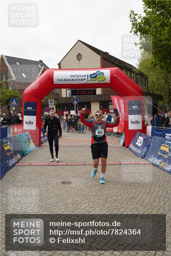 04.05.2025 - 8. Wedeler Halbmarathon Felixshl http://msf.ph/oto/7824364 04.05.2025 12:00:28 Ziel 453, 518, 543, 560 meine-sportfotos.de