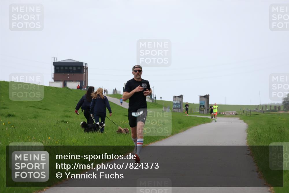 04.05.2025 - 8. Wedeler Halbmarathon Yannick Fuchs http://msf.ph/oto/7824373 04.05.2025 11:11:43 Laufen 187 meine-sportfotos.de