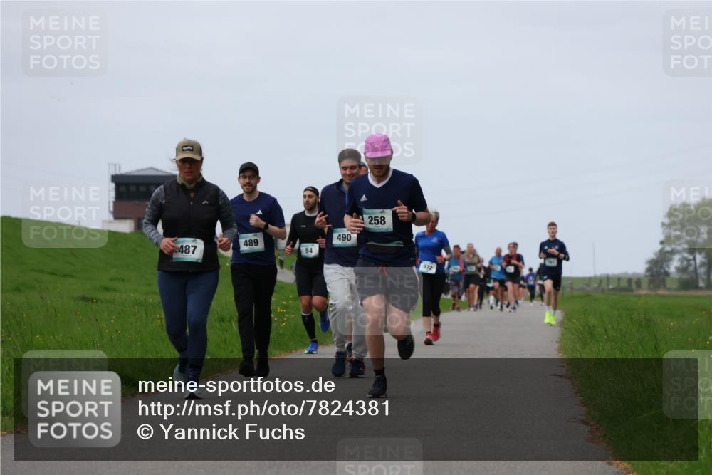04.05.2025 - 8. Wedeler Halbmarathon Yannick Fuchs http://msf.ph/oto/7824381 04.05.2025 11:31:33 Laufen 487, 489, 54, 490, 258, 972 meine-sportfotos.de