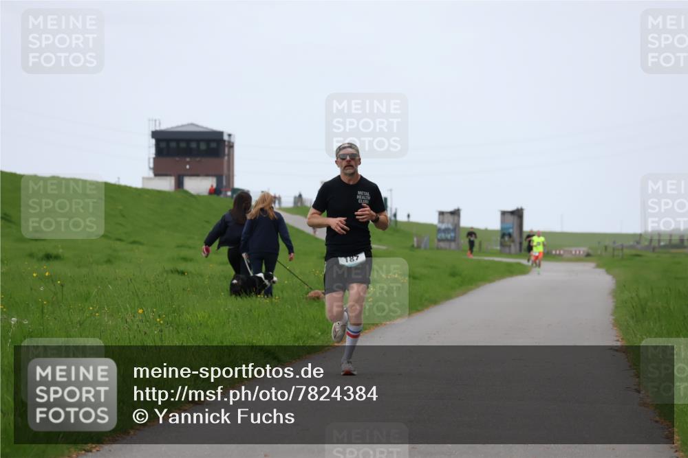 04.05.2025 - 8. Wedeler Halbmarathon Yannick Fuchs http://msf.ph/oto/7824384 04.05.2025 11:11:43 Laufen 187 meine-sportfotos.de