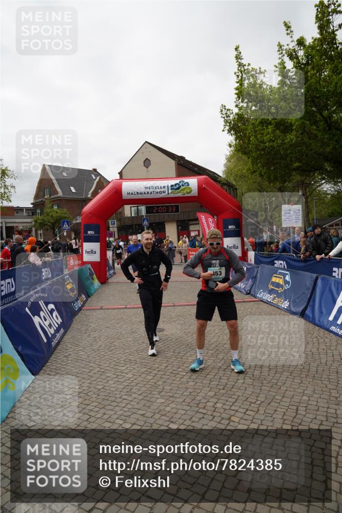 04.05.2025 - 8. Wedeler Halbmarathon Felixshl http://msf.ph/oto/7824385 04.05.2025 12:00:30 Ziel 114, 453, 518, 560, 821 meine-sportfotos.de