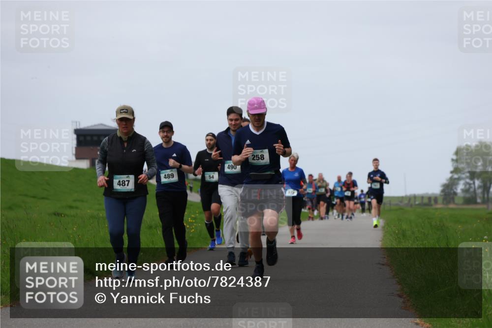 04.05.2025 - 8. Wedeler Halbmarathon Yannick Fuchs http://msf.ph/oto/7824387 04.05.2025 11:31:33 Laufen 489, 487, 54, 490, 258, 972 meine-sportfotos.de
