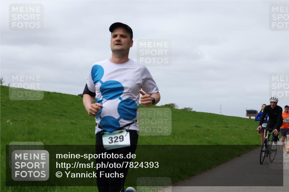 04.05.2025 - 8. Wedeler Halbmarathon Yannick Fuchs http://msf.ph/oto/7824393 04.05.2025 11:53:32 Laufen 329, 192, 195 meine-sportfotos.de
