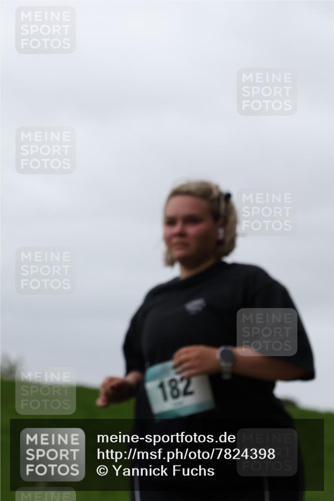 04.05.2025 - 8. Wedeler Halbmarathon Yannick Fuchs http://msf.ph/oto/7824398 04.05.2025 12:23:13 Laufen 182 meine-sportfotos.de