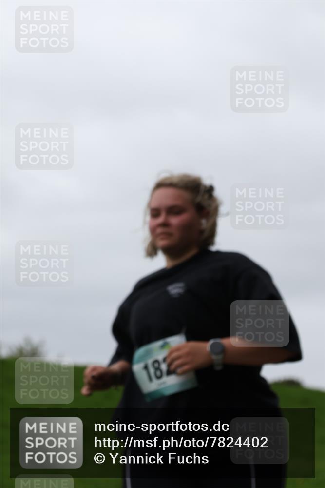 04.05.2025 - 8. Wedeler Halbmarathon Yannick Fuchs http://msf.ph/oto/7824402 04.05.2025 12:23:13 Laufen 182 meine-sportfotos.de