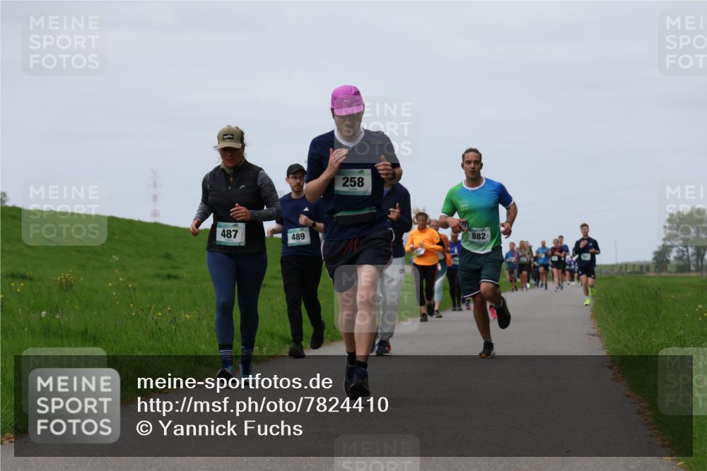 04.05.2025 - 8. Wedeler Halbmarathon Yannick Fuchs http://msf.ph/oto/7824410 04.05.2025 11:31:36 Laufen 487, 489, 258, 882 meine-sportfotos.de