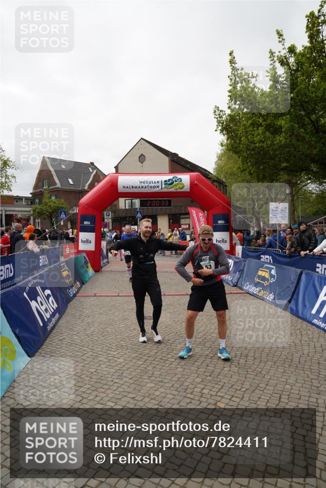 04.05.2025 - 8. Wedeler Halbmarathon Felixshl http://msf.ph/oto/7824411 04.05.2025 12:00:31 Ziel 114, 453, 518, 560, 821 meine-sportfotos.de