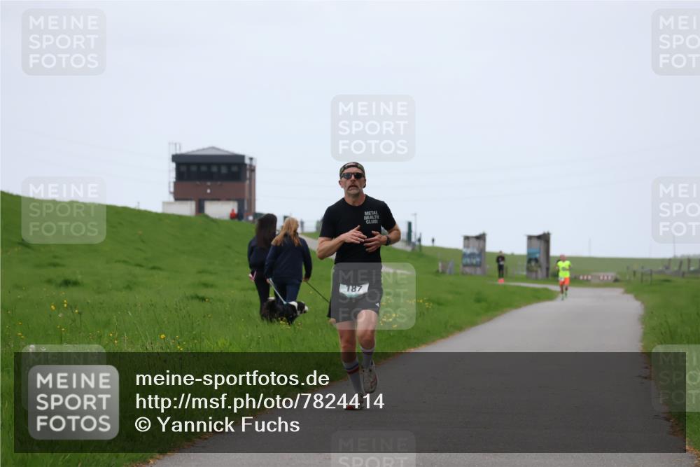 04.05.2025 - 8. Wedeler Halbmarathon Yannick Fuchs http://msf.ph/oto/7824414 04.05.2025 11:11:44 Laufen 187 meine-sportfotos.de