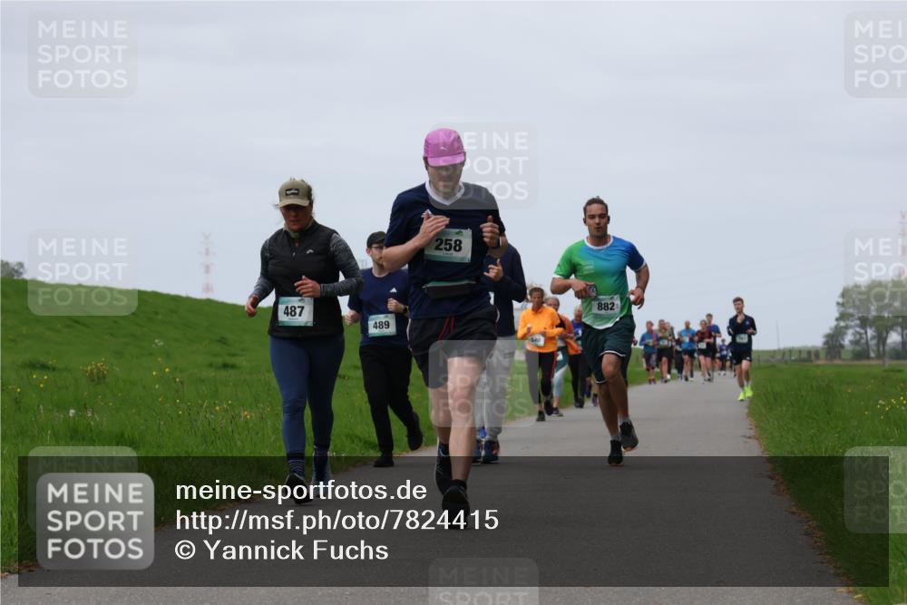 04.05.2025 - 8. Wedeler Halbmarathon Yannick Fuchs http://msf.ph/oto/7824415 04.05.2025 11:31:36 Laufen 487, 489, 258, 540, 882 meine-sportfotos.de
