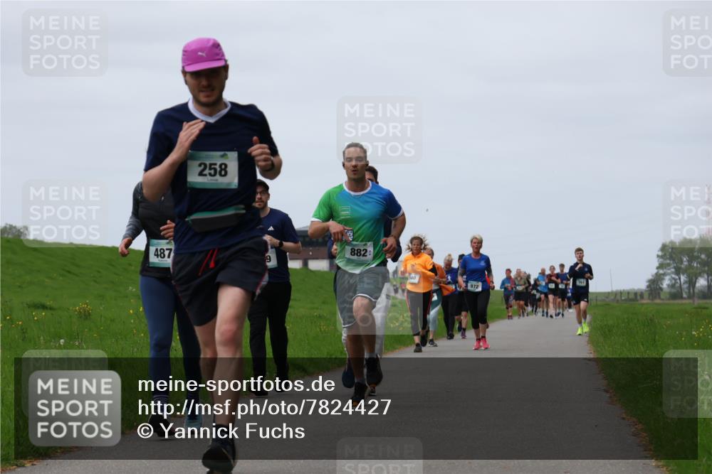 04.05.2025 - 8. Wedeler Halbmarathon Yannick Fuchs http://msf.ph/oto/7824427 04.05.2025 11:31:37 Laufen 487, 258, 9, 882, 40, 972 meine-sportfotos.de