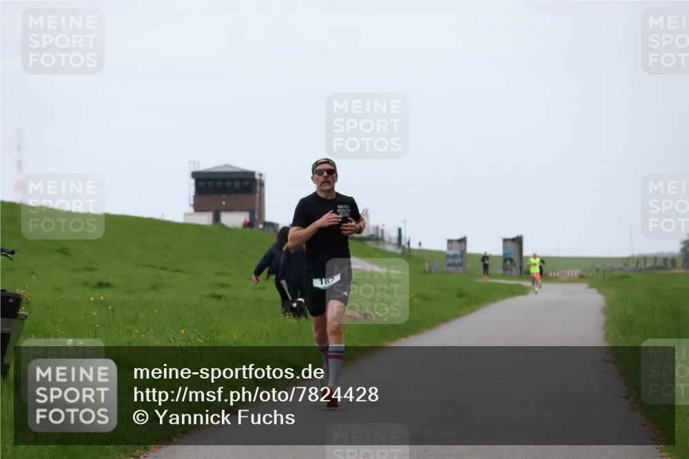 04.05.2025 - 8. Wedeler Halbmarathon Yannick Fuchs http://msf.ph/oto/7824428 04.05.2025 11:11:44 Laufen 187 meine-sportfotos.de