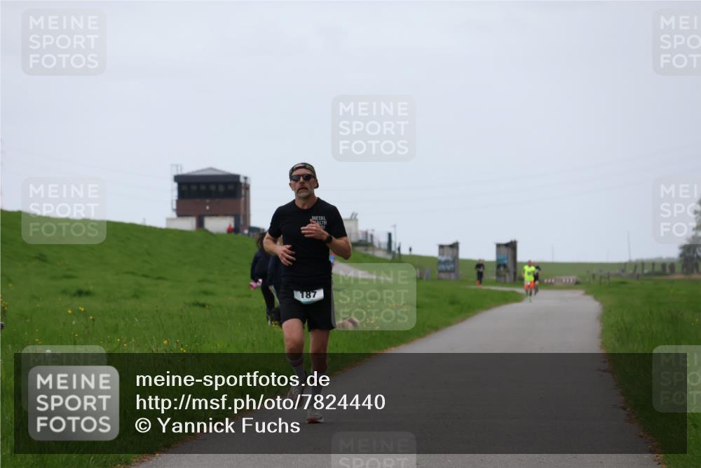 04.05.2025 - 8. Wedeler Halbmarathon Yannick Fuchs http://msf.ph/oto/7824440 04.05.2025 11:11:45 Laufen 187 meine-sportfotos.de