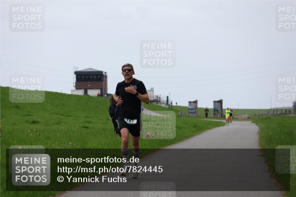 04.05.2025 - 8. Wedeler Halbmarathon Yannick Fuchs http://msf.ph/oto/7824445 04.05.2025 11:11:45 Laufen 187 meine-sportfotos.de