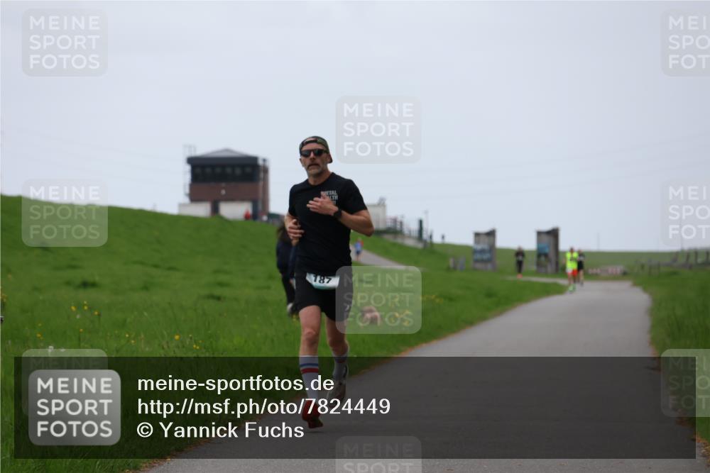 04.05.2025 - 8. Wedeler Halbmarathon Yannick Fuchs http://msf.ph/oto/7824449 04.05.2025 11:11:45 Laufen 187 meine-sportfotos.de