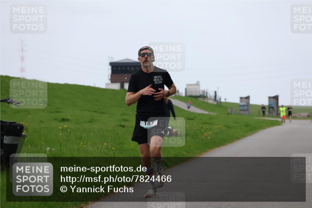 04.05.2025 - 8. Wedeler Halbmarathon Yannick Fuchs http://msf.ph/oto/7824466 04.05.2025 11:11:45 Laufen 187 meine-sportfotos.de