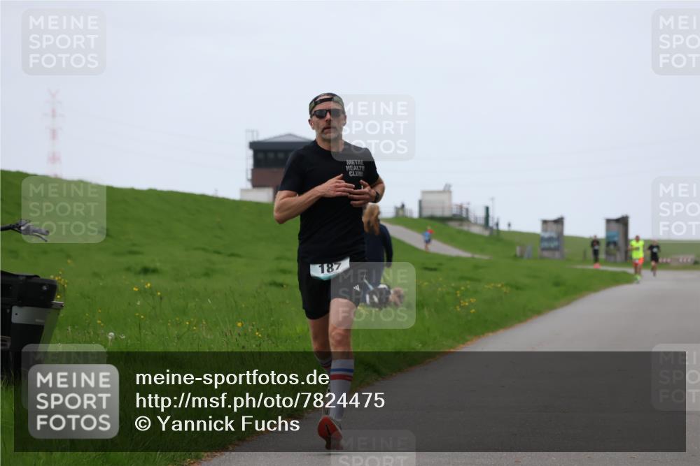 04.05.2025 - 8. Wedeler Halbmarathon Yannick Fuchs http://msf.ph/oto/7824475 04.05.2025 11:11:46 Laufen 187 meine-sportfotos.de